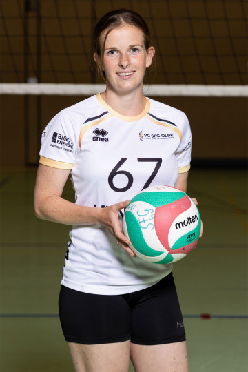 claudia-23-24 claudia-23-24